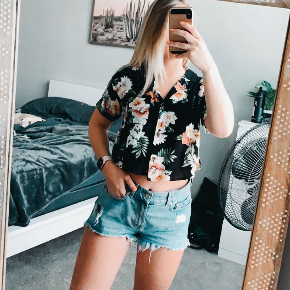 NWT- Hawaiian shirt